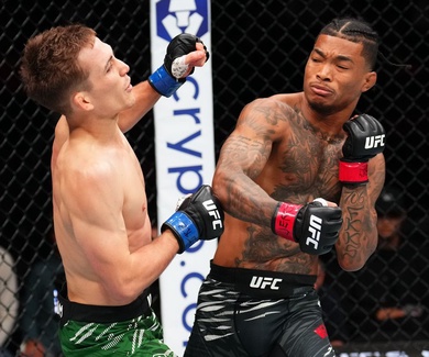 Thợ sửa ống nước bỏ việc sau khi nhận tiền thưởng khủng từ UFC