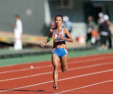 VIDEO ký ức SEA Games: Phạm Thị Bình chạy chân đất ra HCV và kỷ lục để đời