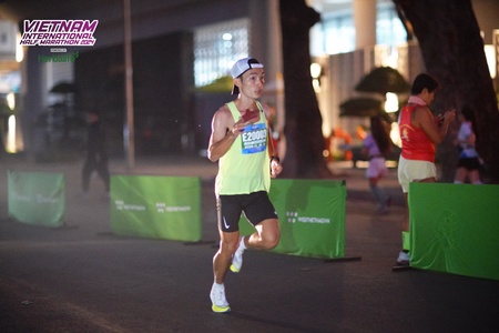 Quán quân VIHM 2024 Hoàng Nguyên Thanh đặt mục tiêu lớn tại giải marathon châu Á