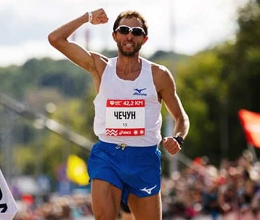 Nhà vô địch Moscow Marathon 2020 chế giễu đối thủ với “hành động xấu xí”