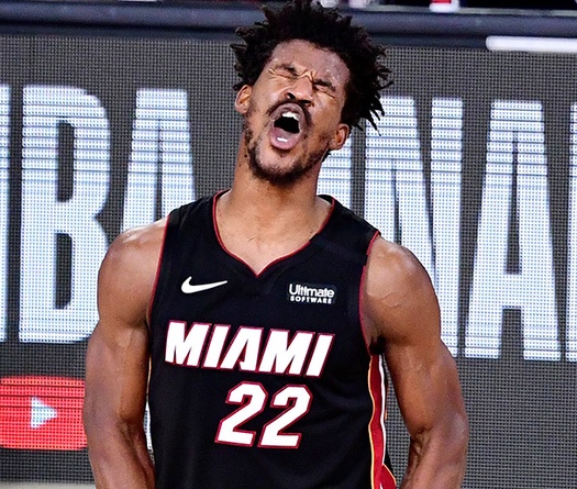 Jimmy Butler đi vào lịch sử với triple-double khủng mà chẳng cần ném quả 3 điểm nào