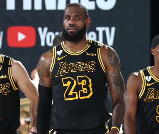 LA Lakers đổi sang áo Black Mamba ở game 5 vì sợ ... Vô địch sớm?