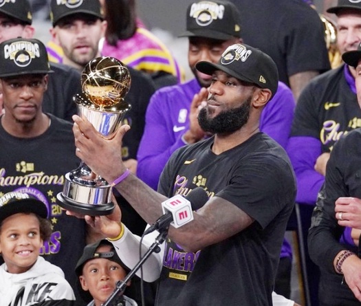 LeBron James: Tôi muốn giành lấy sự tôn trọng chết tiệt đó!