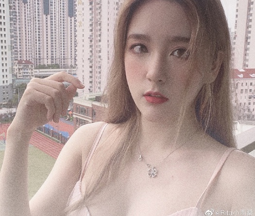 Nữ caster LPL tiết lộ bị nợ lương suốt một năm trời