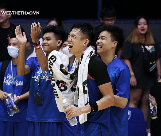 Chùm ảnh: Đa dạng sắc thái ăn mừng chiến thắng đầu tiên của Hanoi Buffaloes