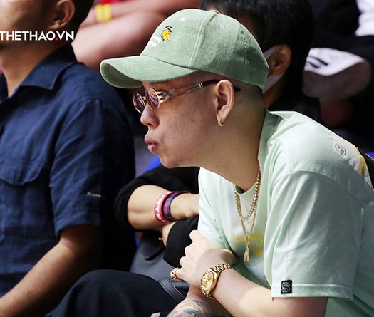 Soobin, Andree đeo Rolex đi xem Saigon Heat đại chiến Thang Long Warriors