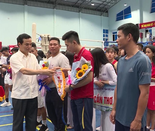 Xe bọc thép đưa trọng tài giải Vô địch Boxing trẻ QG 2020 vào viện