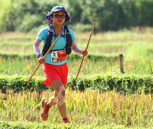 Cô gái Hà Nội trở thành chân chạy nữ Việt Nam đầu tiên dẫn đầu Asia Trail Master