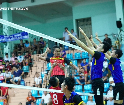 Đội vô địch hạng A, lên hạng lại lo trụ hạng và khoảng cách mênh mông giữa hai hạng đấu