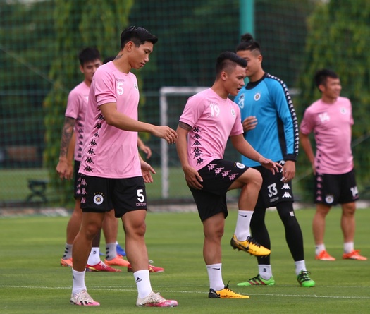 Văn Hậu tái xuất V.League sau hơn 1 năm đầy sóng gió