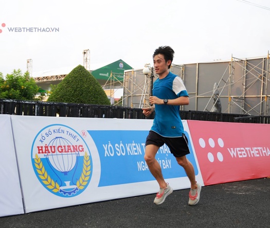 Giật mình đụng cựu tuyển thủ dự SEA Games chạy giải ở Hậu Giang