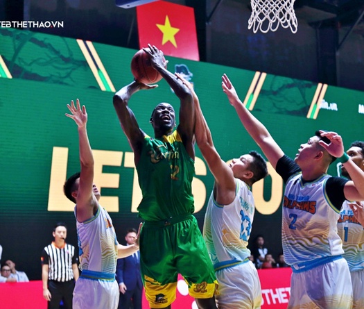Leon Hampton block và dunk như máy, Cantho Catfish nhẹ nhàng hạ Nha Trang Dolphins