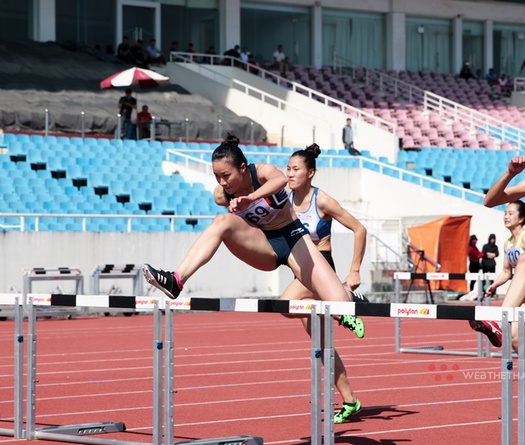 Người đẹp Vĩnh Long vô địch chạy 100m rào khi chỉ đấu 3 đối thủ
