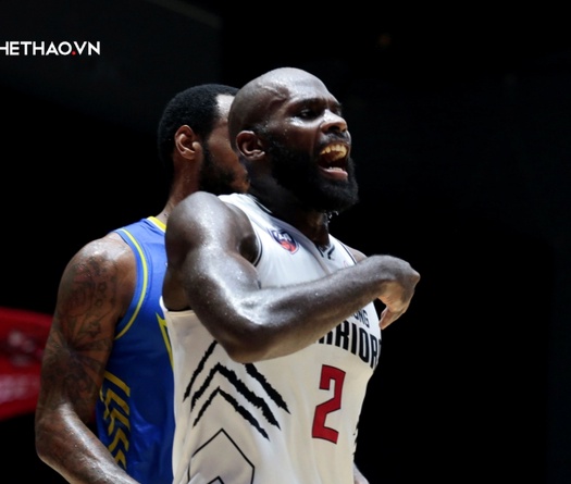 Đè bẹp Hochiminh City Wings, Thang Long Warriors bám sát ngôi đầu