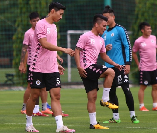 Đoàn Văn Hậu tái phát chấn thương, khó tập luyện cùng ĐT Việt Nam