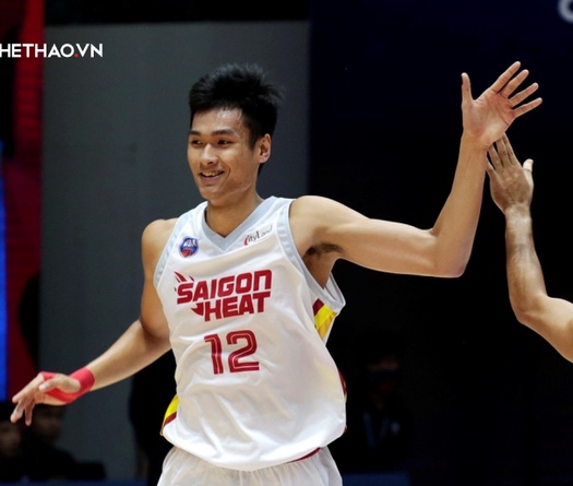 Ném 9 quả vào 8, Phú Vinh vẫn chưa thể là nội binh đầu tiên giành POTG