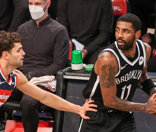 Thách thức NBA, Kyrie Irving tiếp tục nói không với báo chí