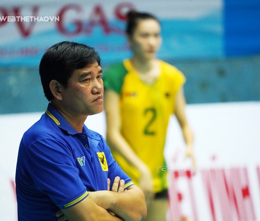 Chuyện về HLV bóng chuyền Việt - Kỳ 3: Đổi chỗ bất đắc dĩ mà hợp lý