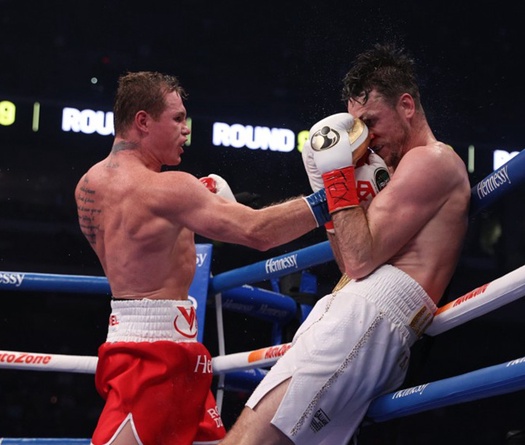 Canelo Alvarez thắng áp đảo Callum Smith, gọi tên Gennady Golovkin