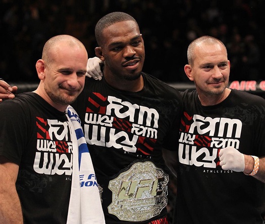 HLV tự tin Jon Jones sẽ tiếp tục thống trị khi lên hạng nặng