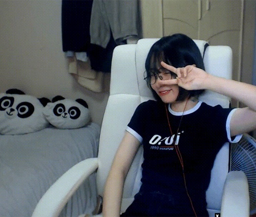 Jisoo Girl - Nữ streamer vừa gia nhập đại gia đình T1 là ai?