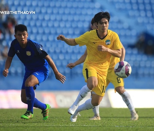 Công Phượng vô duyên, HLV Kiatisuk có màn ra mắt HAGL kém vui