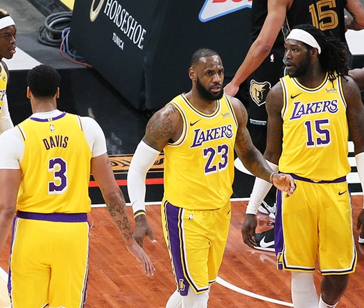 LeBron James ghi điểm "clutch", hoàn tất chuyến du đấu với thành tích bất bại