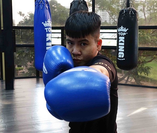 "Nhồi thể lực” gấp rút, boxer Nguyễn Thị Thu Nhi chạy đua trước trận tranh đai thế giới