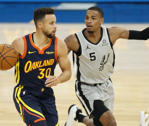 Stephen Curry tiếp tục toả sáng, GSW nhẹ nhàng nhấn chìm Spurs