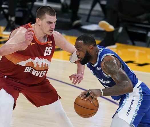 Đả bại Nuggets với Triple-Double, LeBron James cán cột mốc tiếp theo trong sự nghiệp