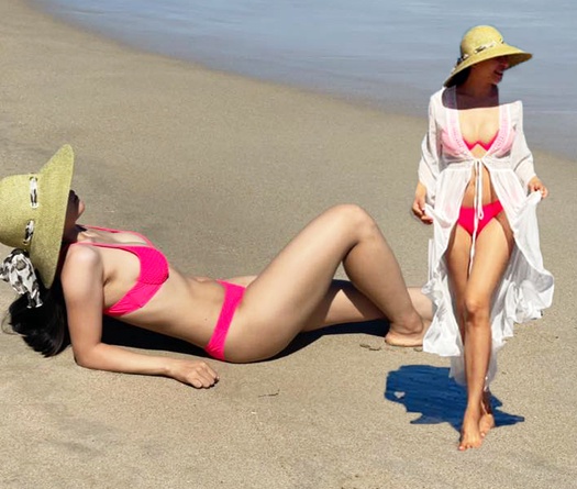 Người đẹp chạy tốc độ Vũ Thị Hương khoe thân hình “bỏng mắt” với bikini hồng