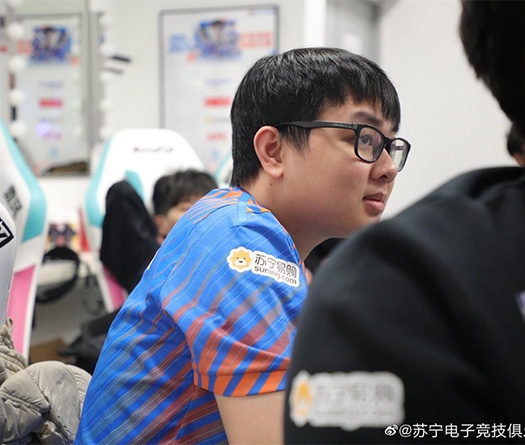 LMHT: Tin đồn SN giải thể, SofM và Bin ra đi?