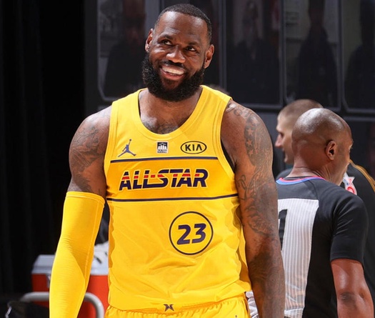 LeBron James chối bỏ tấm băng đội trưởng NBA All-Star