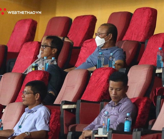 HLV Park Hang Seo “đãi cát tìm vàng” ở V.League