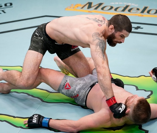 Tân binh UFC phá đòn "chặt trụ", knockout đối thủ với cú đấm sấm sét