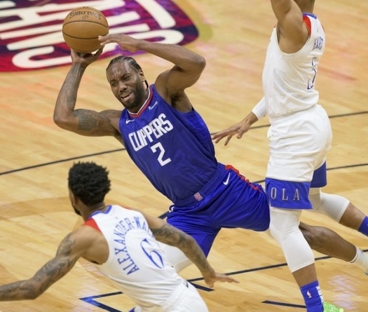 Kawhi Leonard nói gì sau thảm bại trước New Orleans Pelicans?
