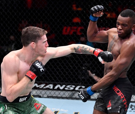 Tân binh UFC cứu vãn sự nghiệp bằng cú knockout chỉ 46 giây