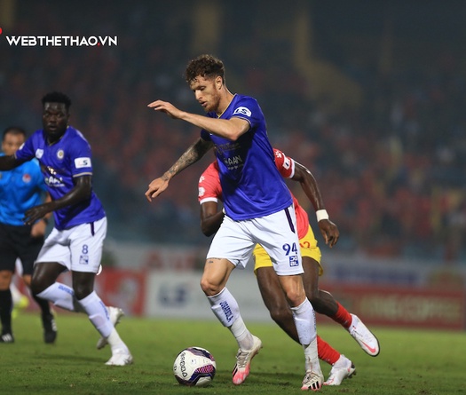 Quang Hải trở lại thi đấu, HLV Chu Đình Nghiêm vẫn chưa yên tâm