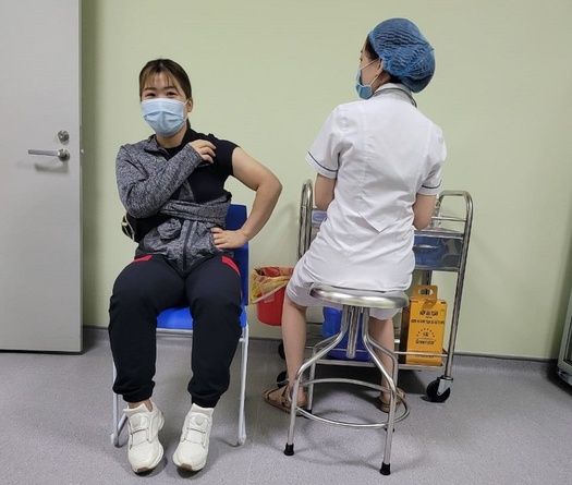 Được tiêm vaccine COVID-19, đô cử vàng Hoàng Thị Duyên yên tâm tranh suất dự Olympic 2020