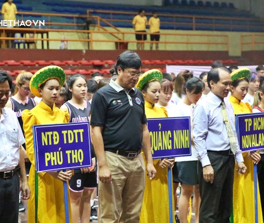 Giải Bóng rổ VĐQG 2021 khai mạc trong niềm tiếc thương HLV Võ Quang Khanh