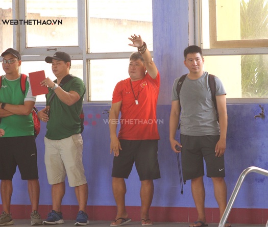 Biểu cảm khó đỡ của chuyên gia Trung Quốc khi Huy Hoàng đấu nội dung “tủ” ở Olympic 2020