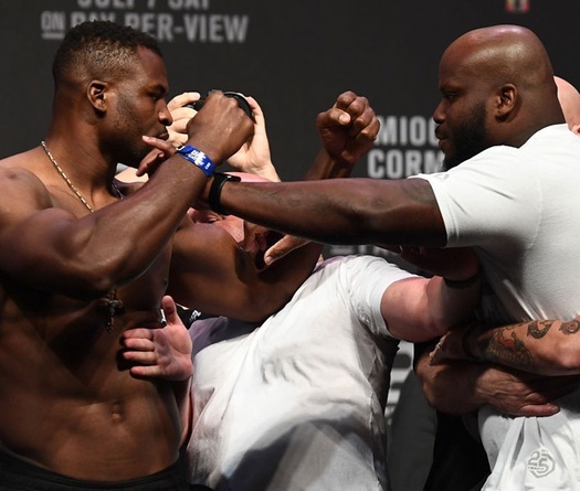 Francis Ngannou từ chối tái đấu Derrick Lewis trong tháng 6