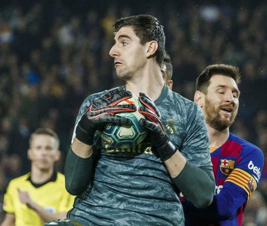 Courtois "góp công" khiến Messi tịt ngòi dài nhất Siêu kinh điển