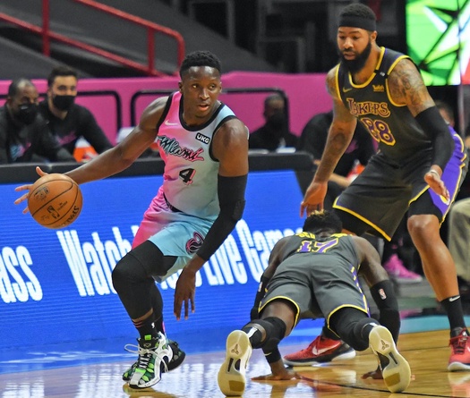 Liên tục mắc turnover chí mạng, Lakers "sứt sẹo" thua đau Miami Heat