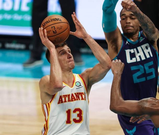 Bogdanovic ném 3 điểm khét lẹt, Hawks lội ngược dòng trước Hornets