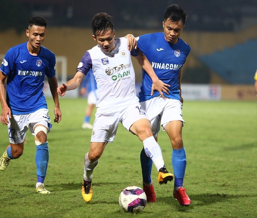 CLB Quảng Ninh trả đủ 7 tháng lương, vẫn còn nợ lót tay