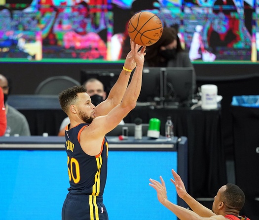 5 kỷ lục Stephen Curry đã phá vỡ dù mùa giải còn chưa kết thúc!