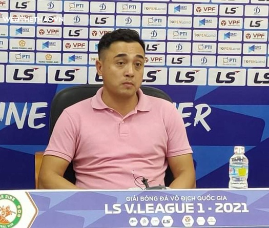 Thua 2 trận liên tiếp, CĐV Bình Định đòi HLV Đức Thắng từ chức