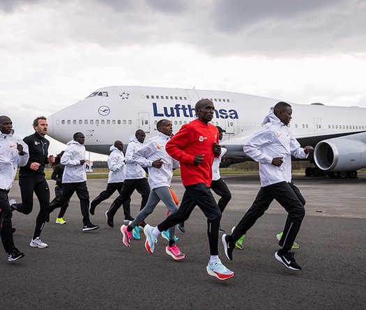 “Vua marathon” Eliud Kipchoge trở lại đường đua sau thảm bại ở London Marathon