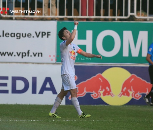 Xuân Trường giải “cơn khát” 630 ngày không ghi bàn bằng siêu phẩm sút xa